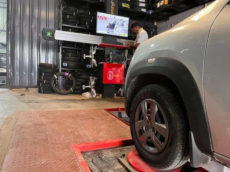 Bridgestone Tyres - Kovilpalayam |Foam Wash| Alignment | Balancing | Tyres — tire shop (photo 2)