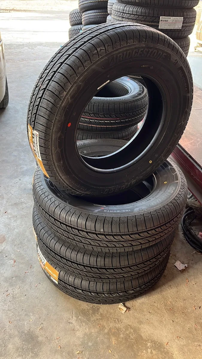 Bridgestone Tyres - Kovilpalayam |Foam Wash| Alignment | Balancing | Tyres — tire shop (photo 4)